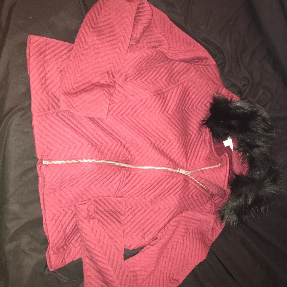Candie’s burgundy side zip jacket w/ removable fur